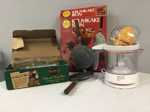 lot 366 image: Vintage Kitchen Set