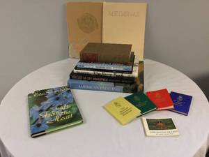 lot 391 image: Art & Poetry Books Lot
