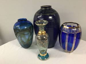 lot 369 image: Set of 4 Vases