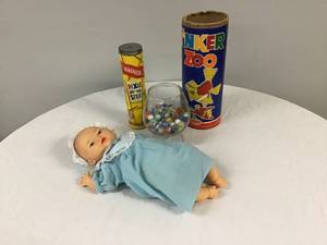 lot 374 image: Vintage Toy Lot 3