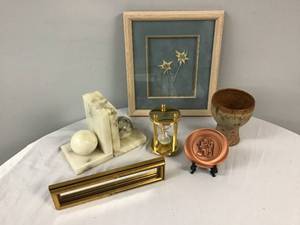 lot 378 image: Home Dcor