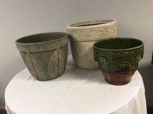 lot 383 image: 3 Outdoor Pots