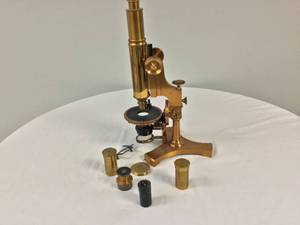 lot 384 image: Microscope