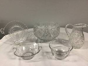 lot 344 image: Set of 4 Crystal Dish Set