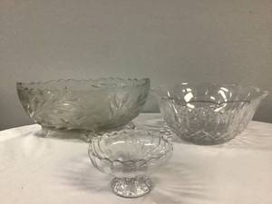 lot 358 image: 3 Crystal Bowls