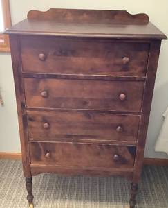 lot 6 image: Beautiful Antique Wooden Dresser