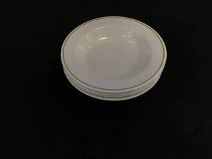 lot 49 image: 4 Piece Bowl Set