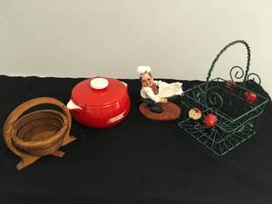 lot 51 image: Kitchenware