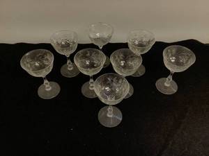 lot 56 image: 12 Piece Goblet Glasses