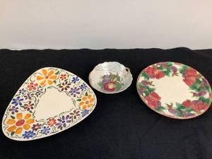 lot 61 image: 3 Piece Serving Set
