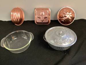lot 62 image: Kitchen Wall Dcor & MetalGlass Casserole Dish