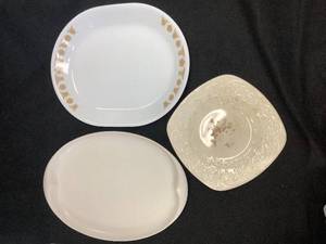 lot 65 image: 3 Piece Vintage Serving Set