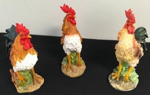 lot 27 image: Rooster Dcor
