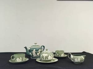 lot 32 image: Dudson Brothers Jasperware