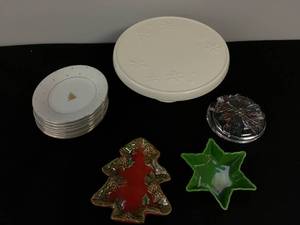 lot 36 image: Christmas Kitchen Utensils