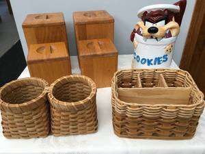 lot 68 image: Kitchen Set With Cookie jar