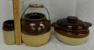 lot 9 image: 3 Crocks