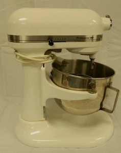 lot 10 image: Kitchen Aid Mixer
