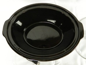 lot 17 image: Slow Cooker Crock Pot