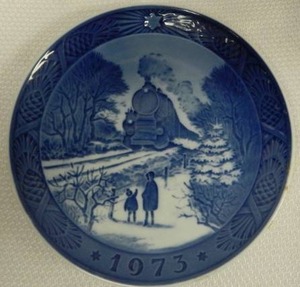 lot 27 image: Some Antique Glass Ware