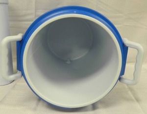 lot 31 image: Rubbermaid Water Cooler