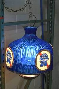 lot 1 image: Pabst Blue Ribbon Hanging light