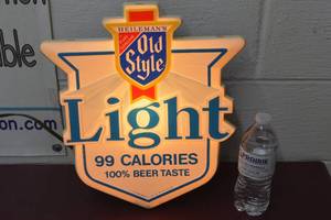 lot 16 image: Heilmans Light Old Style light up sign