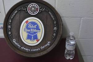 lot 20 image: Pabst Blue Ribbon Barrelhead wall display