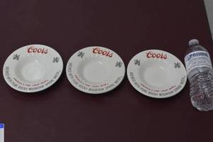 lot 21 image: Quantity of 3 Coors Cigarette ash trays