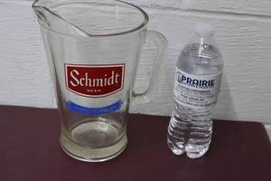 lot 22 image: Schmidt Beer Pitcher clear back no advertisement