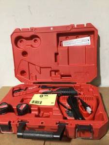 Milwaukee 2471-21 M12 Li-Ion Cordless Tubing Cutter Kit open box customer return see pictures