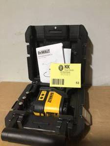 Dewalt 165 ft. Green Self-Leveling Cross Line Laser Level with Case cutomer return see pictures