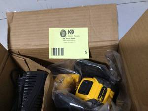 DEWALT 60V MAX FLEXVOLT Lithium-Ion Cordless Brushless Handheld Axial Blower Kit with FlexVolt Battery  6 hr and Charger