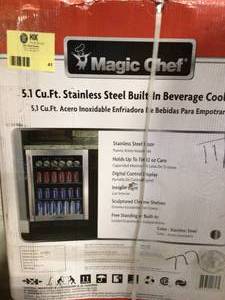 Magic Chef Beverage 23.4 in. 154 (12 oz.) Can Beverage Cooler, Stainless Steel Damaged door customer return see pictures