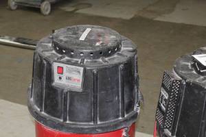 lot 561 image: Lot of (3) CDCLarue PB-2300PB-1050 Pulse-Bac Self-Cleaning Dust Vacuums