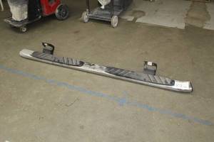 lot 572 image: Ford Side Step