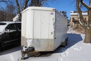 lot 551 image: 2010 Forest River 16 Dual Axle Enclosed Trailer