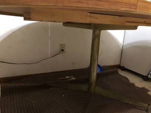 lot 24 image: Kitchen Table with Leaf