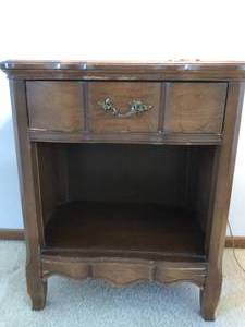 lot 1 image: Wood Night Stand and Lamp