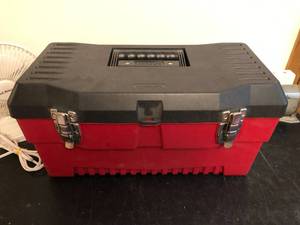 lot 44 image: Tool box with tools