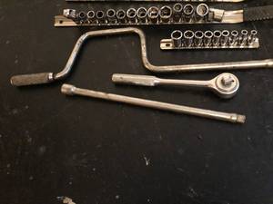 lot 56 image: 38 Ratchet Set