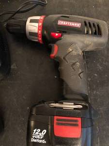 lot 69 image: Craftsman Drill 12 V with Charger & Battery