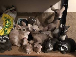 lot 130 image: Lawn Animals & More