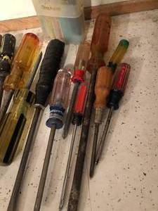 lot 148 image: Lot of Screw Drivers