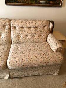 lot 168 image: Sleeper Sofa Couch