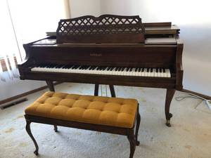 lot 188 image: Kimball Baby Grand Piano