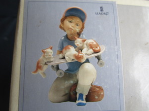 Lladro FigureRetired Event