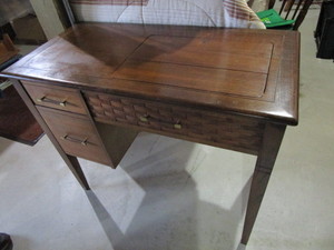 Sew Machine TableDesk
