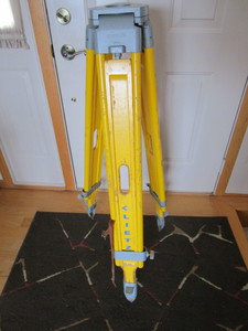 Leitz Tripod
