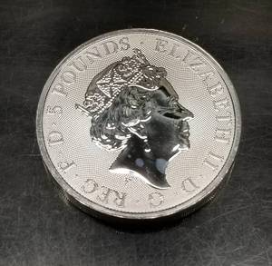lot 32 image: 2 TROY OZ .9999 FINE SILVER 2021 GREYHOUND QUEENS BEAST